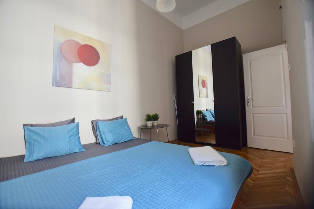 Standard Apartment By Hi5 - Muzeum 5 Будапеща Екстериор снимка